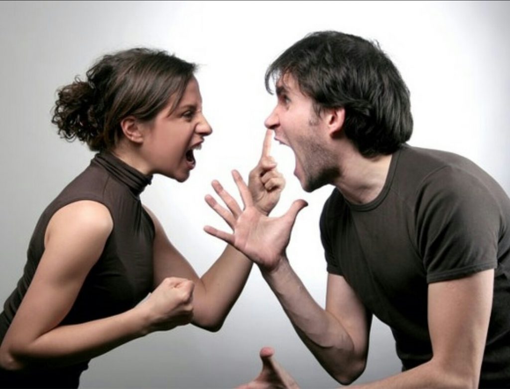 Khi nằm mơ thấy mình đánh nhau với bạn thân